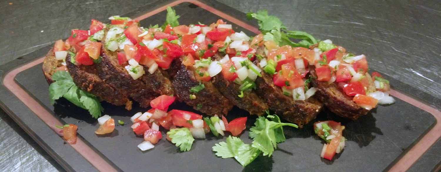 Köttfärslimpa med chorizo och pico de gallo - DinVinguide