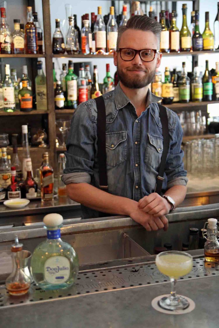 Johan Sjödin barchef Story Hotel Stockholm I BAREN med The Don Draperitha nordefors.com Karoline Nordefors