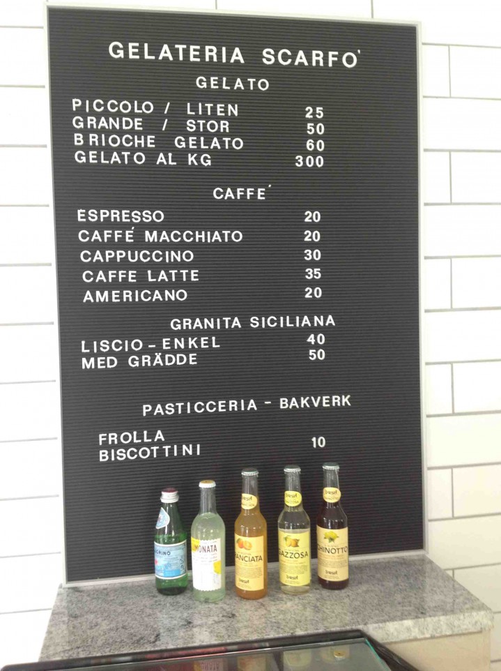 Det finns 12 olika smaker på Gelato Scarfo och priserna avskräcker inte om man jämför med andra priser på industriglass.