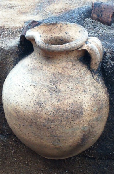 Frankisk kanna från Vikingatid, för vin? Funnen i Ribe, Danmark. Läs mer om fyndet  på Forskning.no. (Foto: Sydvestjyske Museer)