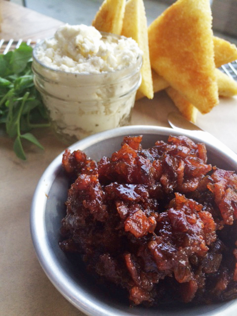 Bacon jam och getostkräm