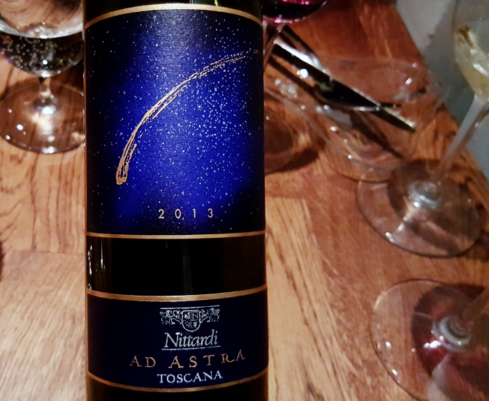 Rött vin toscana