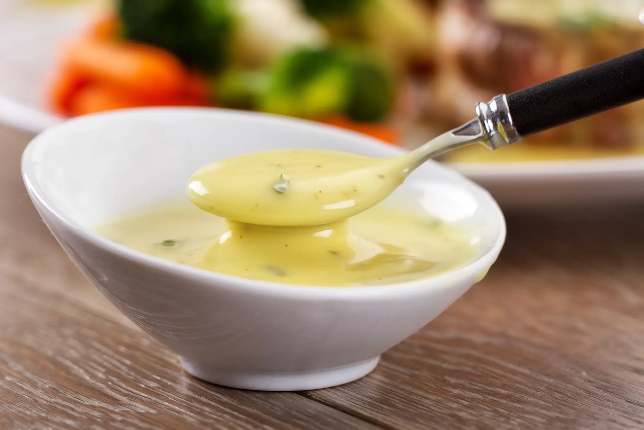 Fondue med kött, bearnaisesås och Pommes Anna - DinVinguide