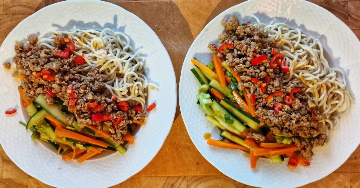 Qizlarning jozibasi yaqindan Hojatxonada siyayotgan ayollar pornosi